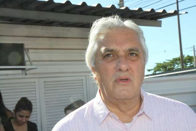 Aliado de Bernal, Delc&iacute;dio j&aacute; elogia Olarte e partido define hoje apoio