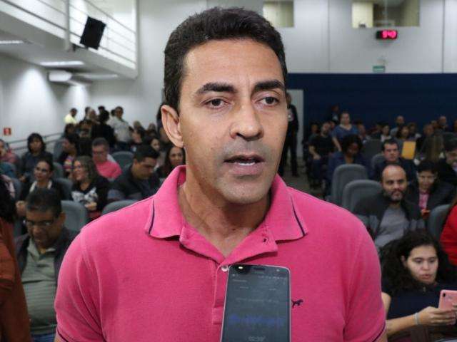 Professores lotam C&acirc;mara ap&oacute;s boato de vota&ccedil;&atilde;o de reajuste