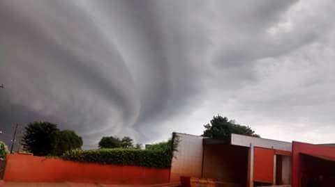 ‘Nuvem rolo’ anuncia chegada da chuva a MS e rende imagens incríveis