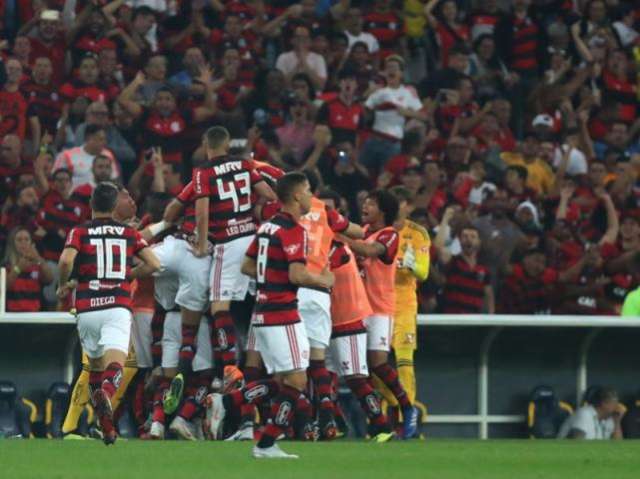 Flamengo se imp&otilde;e, cont&ecirc;m o Gr&ecirc;mio e sai vitorioso com um 1 a 0 