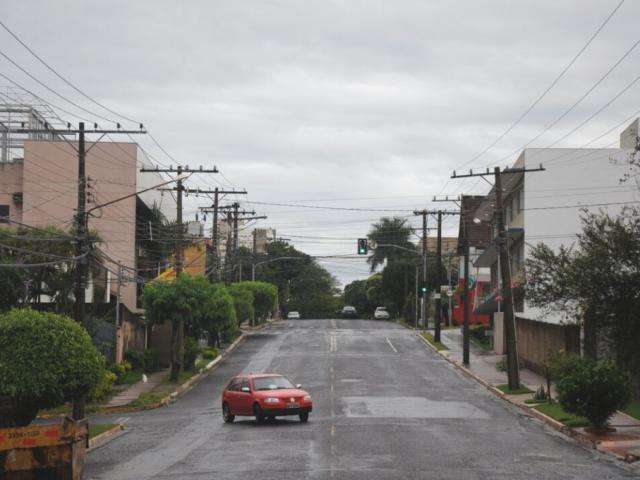 Sábado amanhece nublado, garoando e Inmet prevê trovoadas - Meio Ambiente -  Campo Grande News