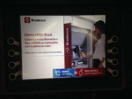 Clientes Bradesco e HSBC reclamam de queda no sistema em caixas eletrônicos
