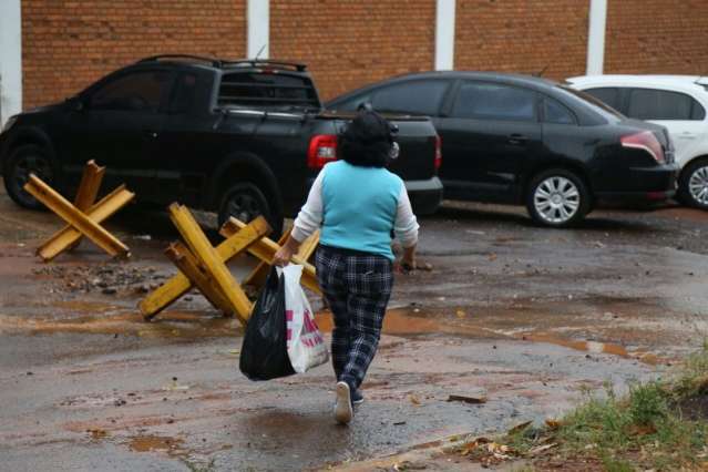 Com &quot;greve branca&quot;, agentes deixam de receber roupas para os detentos