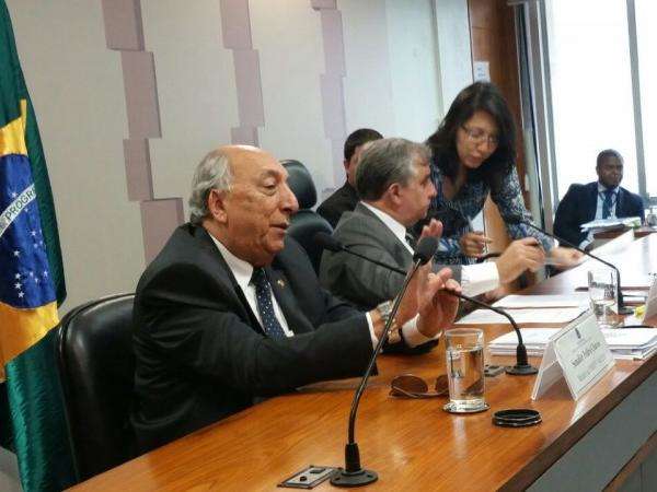 Senador de MS vai ler relat&oacute;rio da reforma que se coloca a favor na ter&ccedil;a-feira
