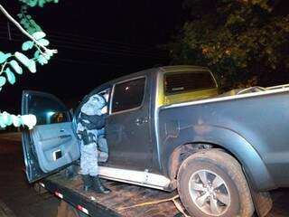 Camionete foi recuperada pela equipe da PM (Foto: Adilson Domingos/MS em Foco)