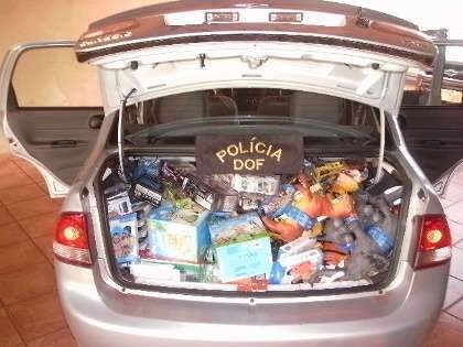 Carro transportava 6 notebooks e 90 telefones vindos do Paraguai