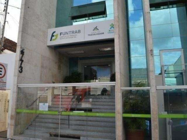 Funtrab encerra a semana oferecendo mais de 170 vagas de empregos na Capital