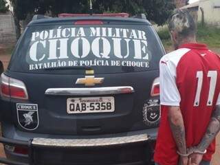 Edson do Santos tentou fugir, mas foi contido pelos policiais. (Foto: Divulgação) 