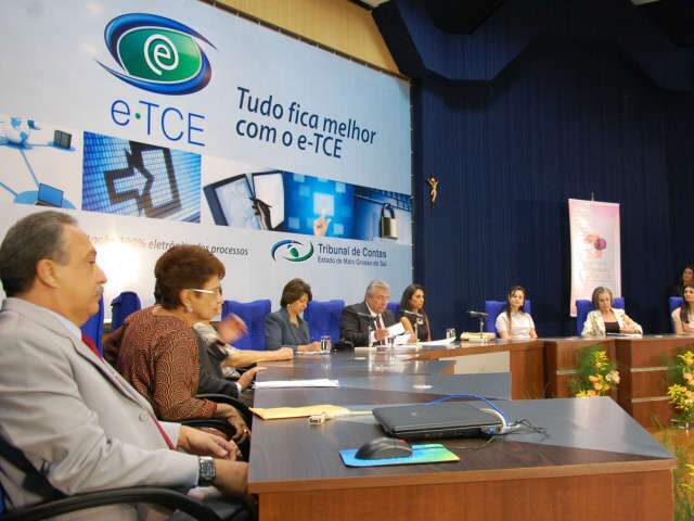  Encontro re&uacute;ne 11 conselheiras de tribunais de conta de todo o Pa&iacute;s