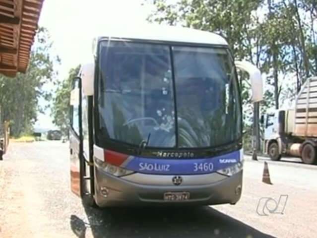  Passageiro de &ocirc;nibus que vinha de GO para MS morre em tentativa de assalto