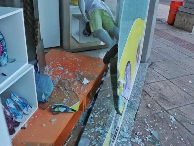 Mais uma loja &eacute; arrombada no Centro e suspeito acaba preso em flagrante 