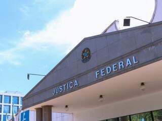 Sede da Justiça Federal em Campo Grande, onde fica o gabinete do juiz Bruno Cezar da Cunha Teixeira (Foto: Henrique Kawaminami/Arquivo)
