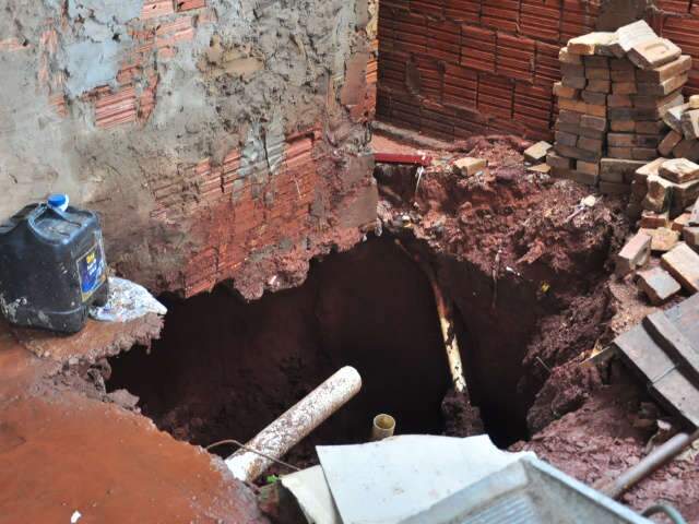  Mesmo com medo, aposentada permanecer&aacute; em casa parcialmente condenada