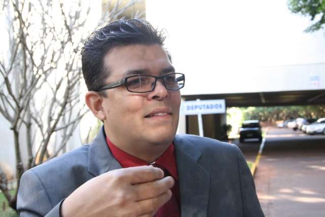 Combate as drogas tem que come&ccedil;ar dentro de casa, afirma promotor