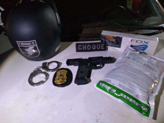 Choque prende trio e frustra transporte de cigarros e agrot&oacute;xicos