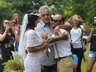 Casamento reuniu cerca de 100 pessoas entre amigos e família (Foto: Elza Solange/arquivo pessoal)