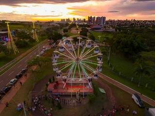 Imagem aérea da Cidade do Natal, onde a programação começa às 16h. (Foto: Porcima de CG)