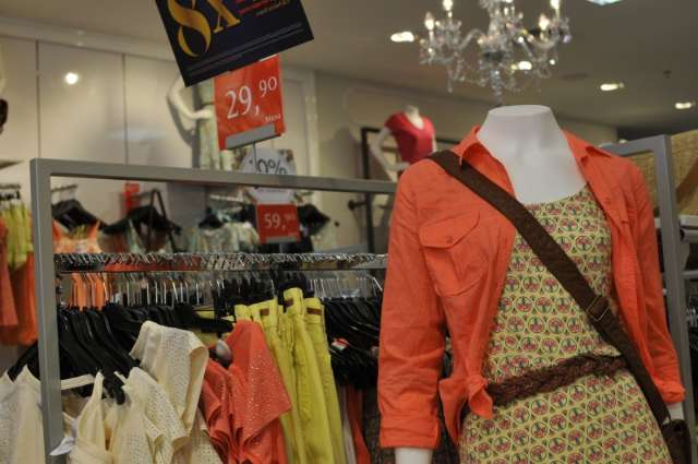 Rede abre loja no Centro e passarela ligando a shopping fica para 2015