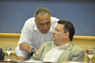 Jamal e Wilson do Prado discutiram &quot;possibilidades&quot; durante Audiência Pública. (Foto: Marcelo Calazans)