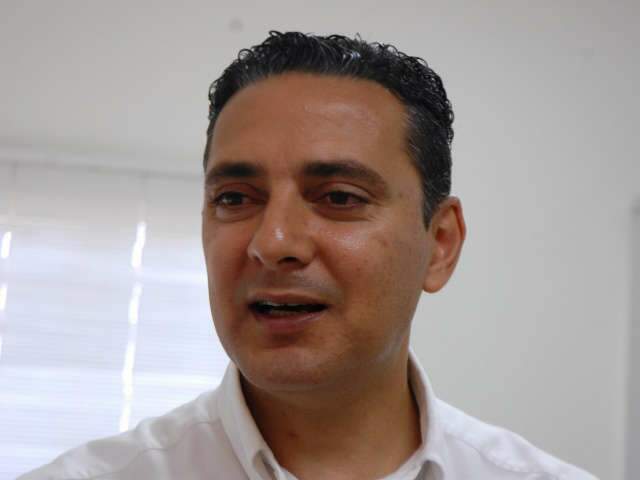  Fauzi se diz v&iacute;tima de golpe e den&uacute;ncias reacendem briga pol&iacute;tica