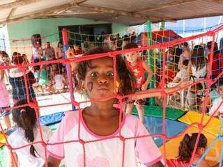 Evento com a&ccedil;&otilde;es culturais e doa&ccedil;&atilde;o de brinquedos re&uacute;ne 200 crian&ccedil;as