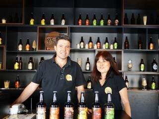 Hipólito e Regina, sócios em uma cervejaria em Campo Grande (Foto: Divulgação)