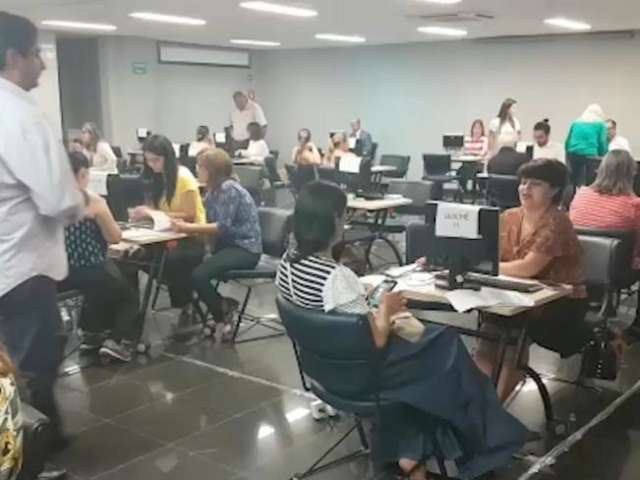 Contribuintes lotam centro de conven&ccedil;&otilde;es para parcelar d&iacute;vidas ajuizadas