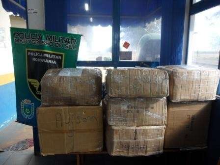 Carro com mercadoria contrabandeada capota na rodovia MS-76