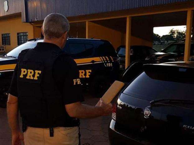 Traficante &eacute; preso com tablete de maconha escondido na cal&ccedil;a em abordagem 