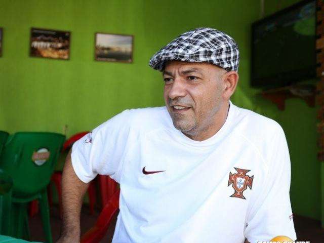 Famoso no Tiradentes, Emanuel vende bar para realizar sonho de voltar a Portugal