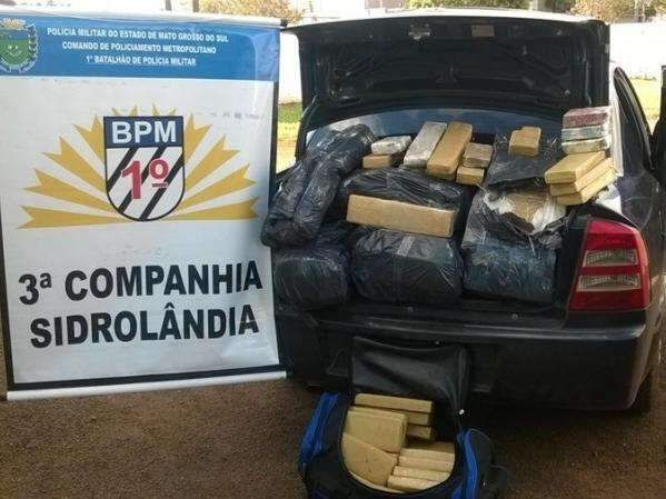 Traficante &eacute; preso com 112 quilos de maconha em carro roubado