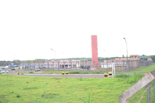 Com forte aparato policial, l&iacute;deres de fac&ccedil;&otilde;es chegam ao Pres&iacute;dio Federal