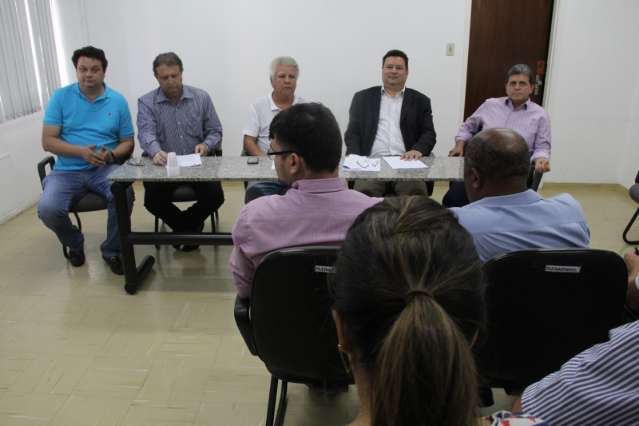 Prefeitura prop&otilde;e 8,50% de reajuste, mas proposta desagrada sindicalistas