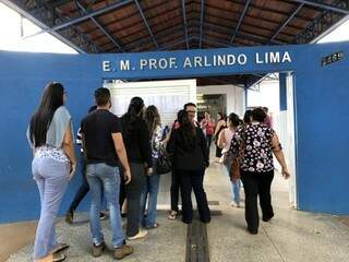 Escola Municipal Arlindo Lima, durante eleição para conselheiro (Foto: Arquivo)