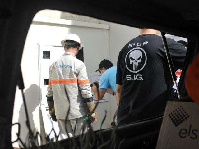Furto de energia gera perda de R$ 46 milh&otilde;es; quem paga &eacute; o consumidor