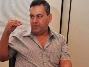 Depois de "cassar" prefeito, vereador &eacute; afastado do cargo por 30 dias