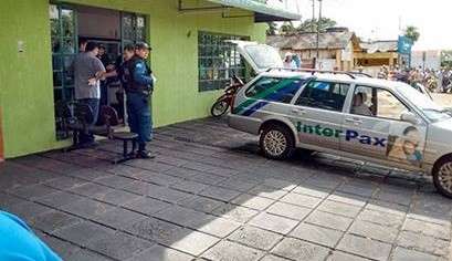 Cliente matou bandidos em assalto a joalheria e ladr&otilde;es eram de MT e RO