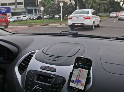 Juiz volta a suspender decreto que regula motoristas de aplicativos