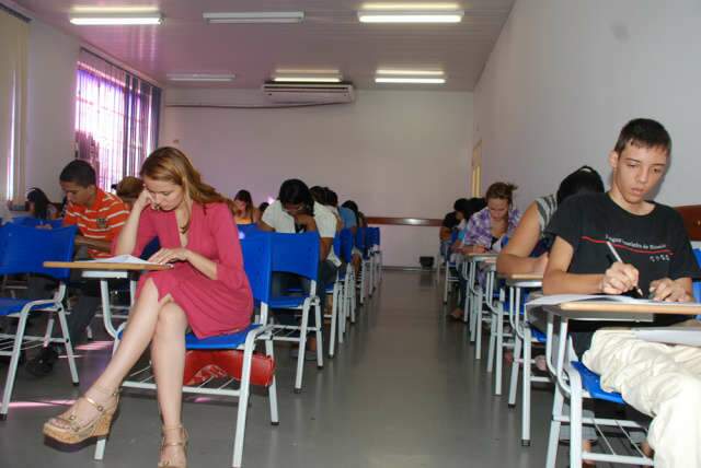  Domingo foi de provas para candidatos a cursos de qualifica&ccedil;&atilde;o