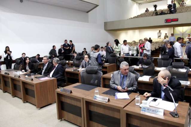 Assembleia realiza solenidade para homenagear administradores 