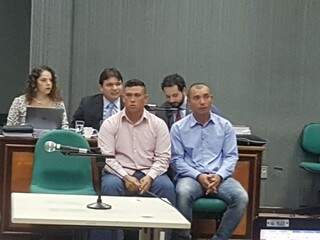 Fernando e José Carlos, acusados de espancarem, degolarem e queimarem Viviane (Divulgação/MPE)