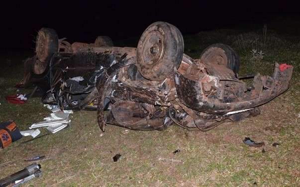 Homem morre ao perder controle de caminhonete e capotar na MS-475