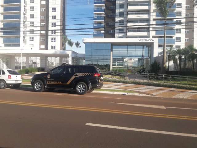 A&ccedil;&atilde;o da Lama Asf&aacute;ltica vai a edif&iacute;cio de luxo e escrit&oacute;rio de advogado