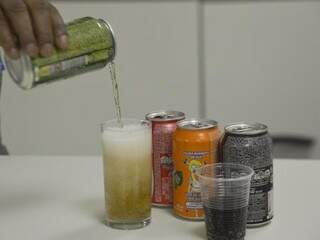 Refrigerante é o sexto na lista com 20 alimentos mais consumidos por adolescentes (Foto: Agência Brasil)