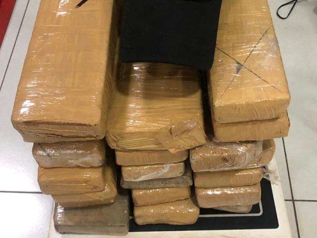 Flagrado em &ocirc;nibus, jovem &eacute; preso pelo DOF com maconha que trocou por ve&iacute;culo 