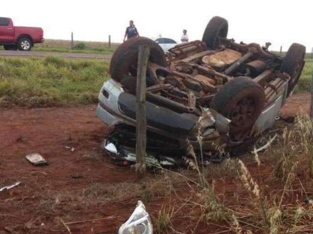 Moradora de Sete Quedas fica ferida em capotagem com morte na fronteira