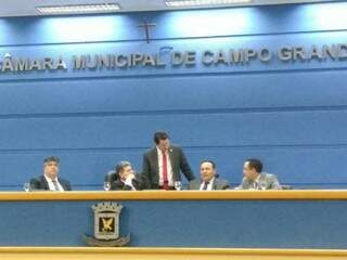 Vereadores em sessão da Câmara Municipal de Campo Grande. (Foto: Paulo Francis).