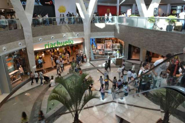 Shopping oferece descontos de at&eacute; 70% em liquida&ccedil;&atilde;o no fim de semana