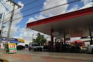 Concorrência entre postos de combustíveis, principalmente em Campo Grande, faz gasolina ficar abaixo da média. (Foto: Fernando Antunes)