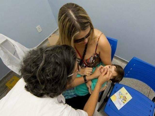 Vacina&ccedil;&atilde;o contra p&oacute;lio e sarampo atinge 51% da meta
